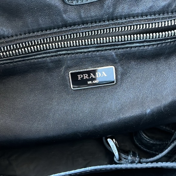 PRADA BAG. GORGEOUS. - Picture 7 of 10